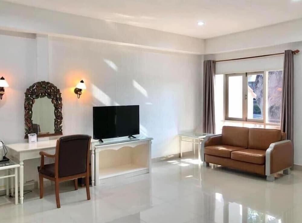 Lopburi Inn Hotel 24/46