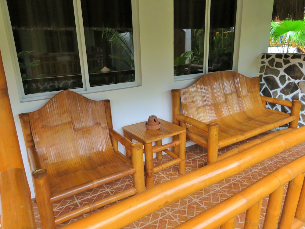 Kav's Beach Resort 44/69