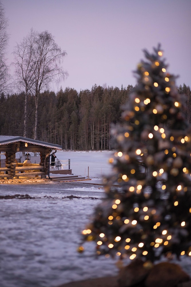 Aito Igloo & Spa Resort 35/40