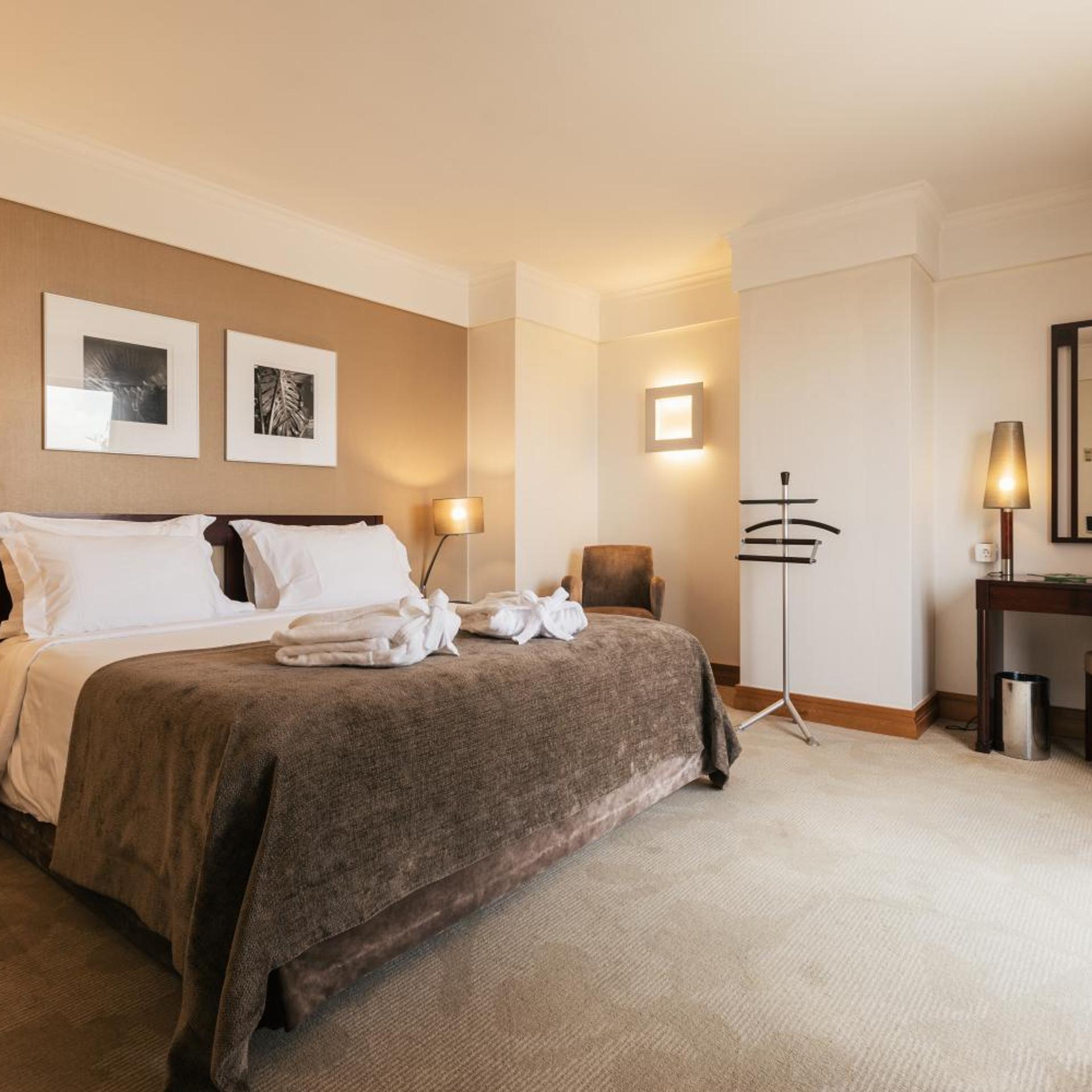 جناح جونيور، Marques de Pombal Hotel 4/6