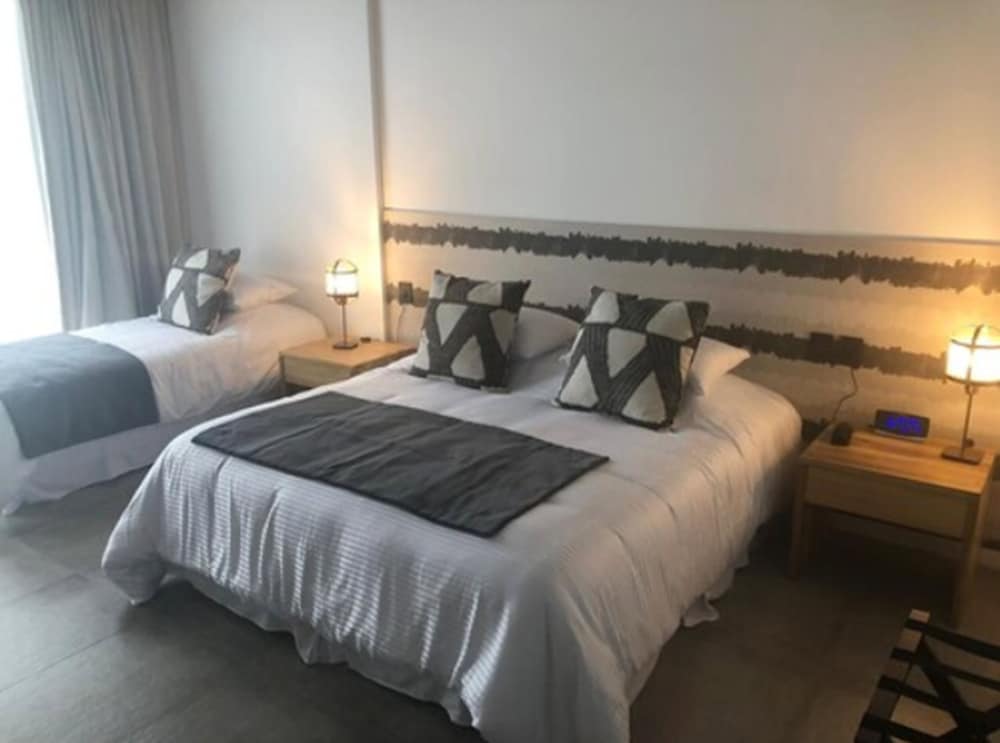 ROOM, TRIPLE