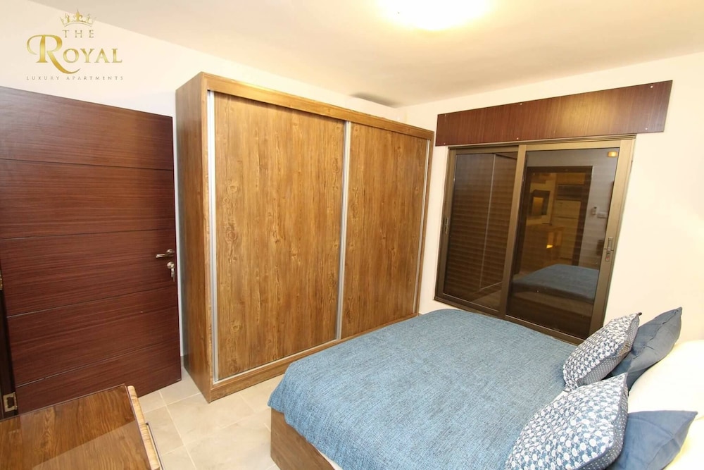 The Royal Luxury Apartments & studios 27/50