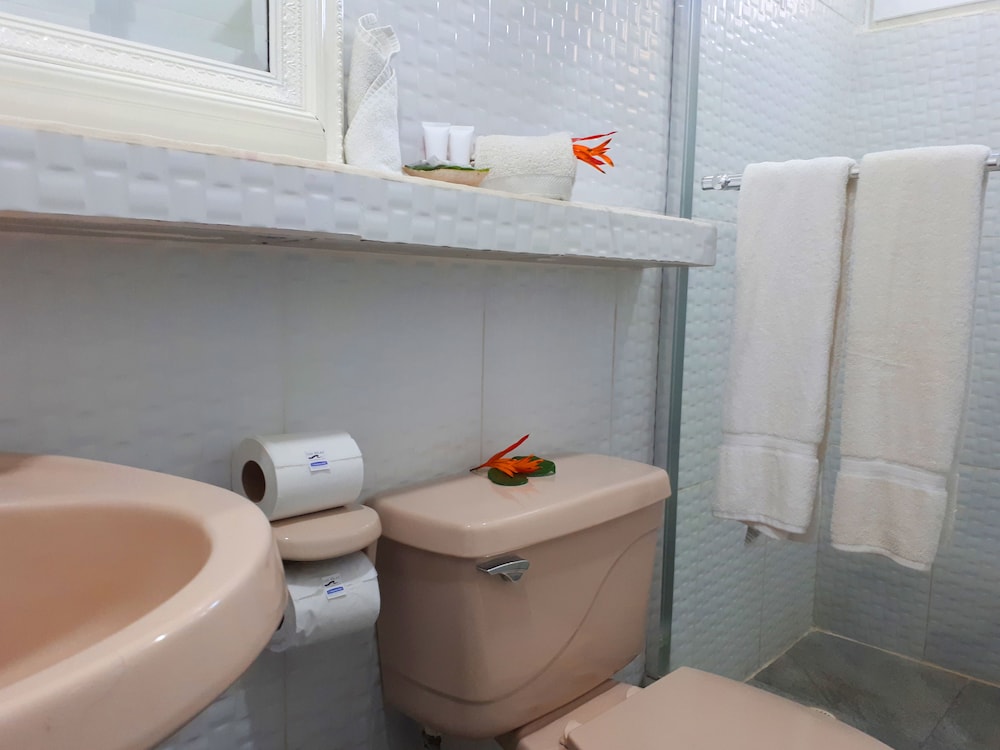 Las Olas Beach Resort 50/50