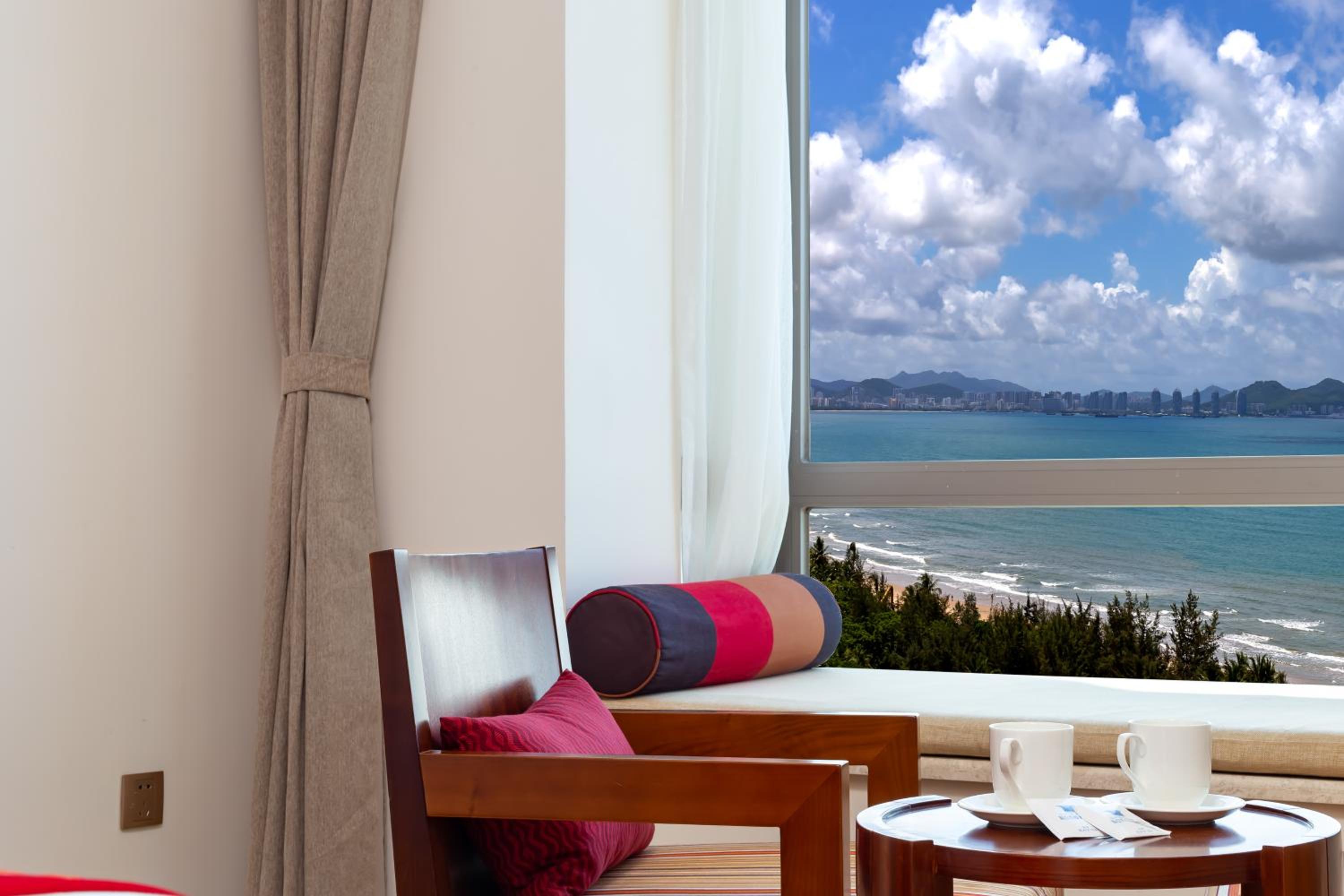 sanya seacube holiday hotel