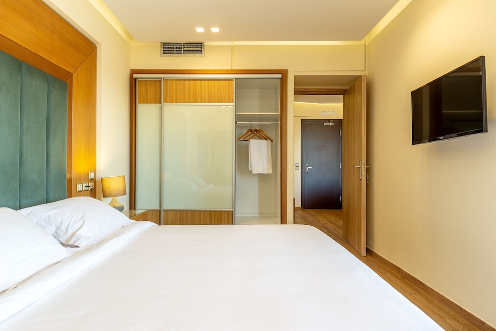 Oasis Hotel Apartments 20/43