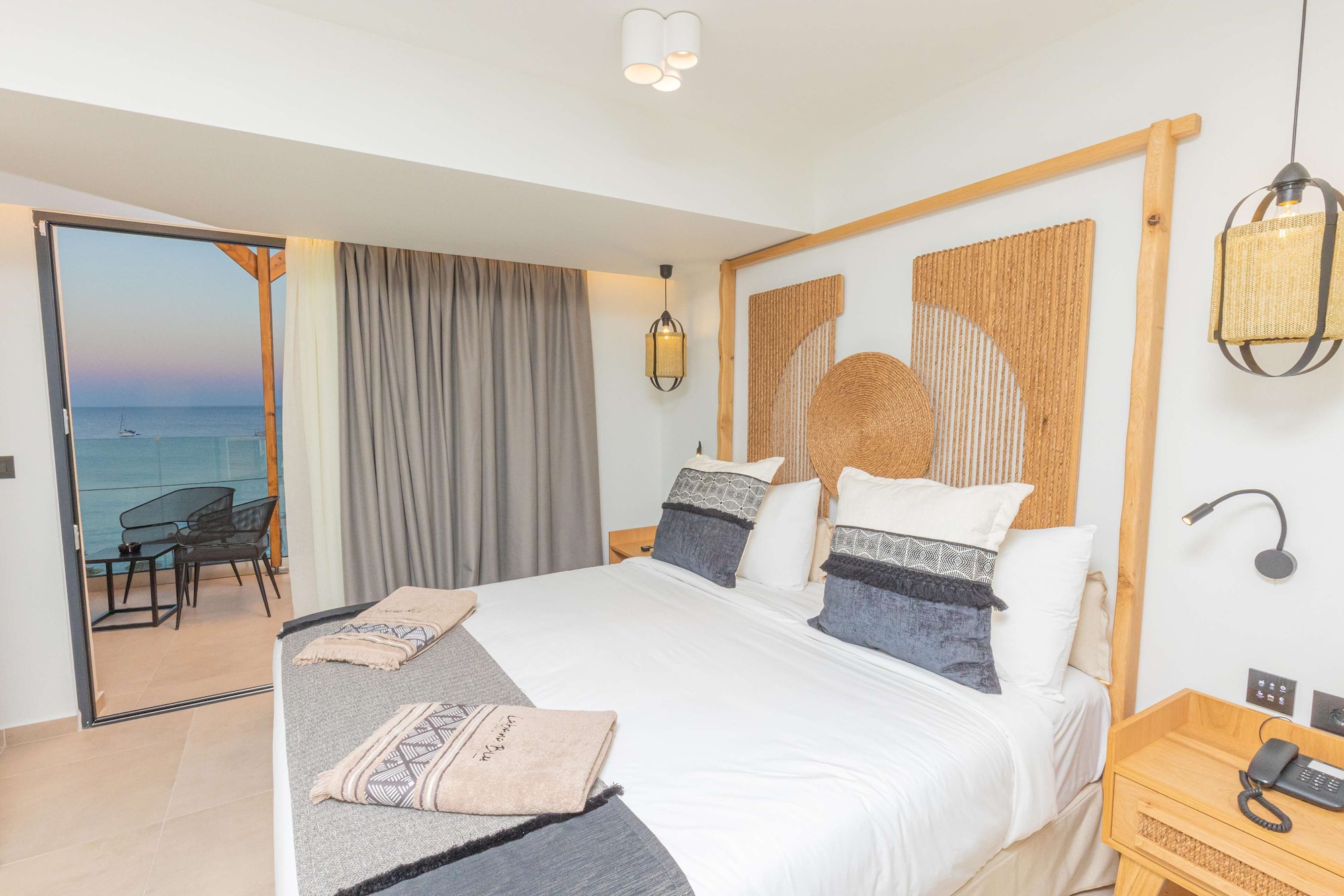 غرفة ديلوكس بسريرين منفصلين بإطلالة على البحر، Cabana Blu Hotel and Suites 3/7