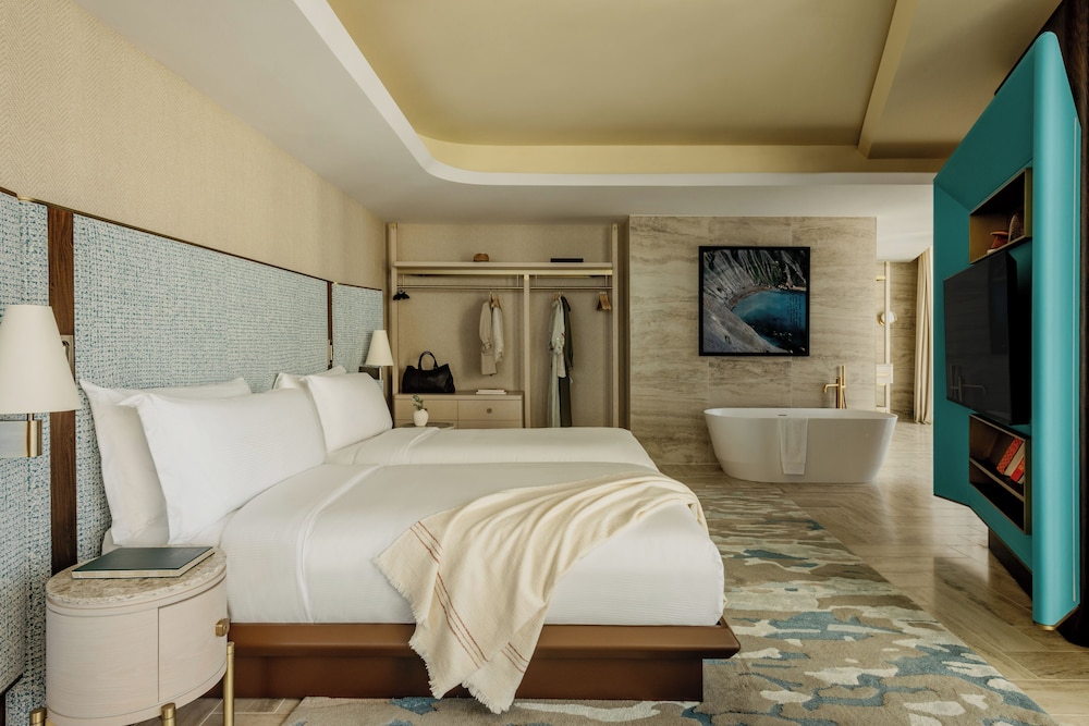 Extra Me, Suite, King Bed, Sea View