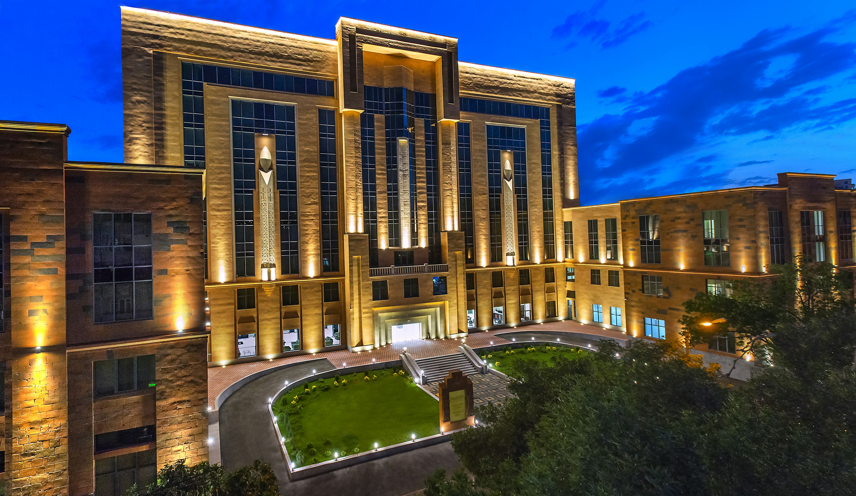 Ani Grand Hotel Yerevan 17/19