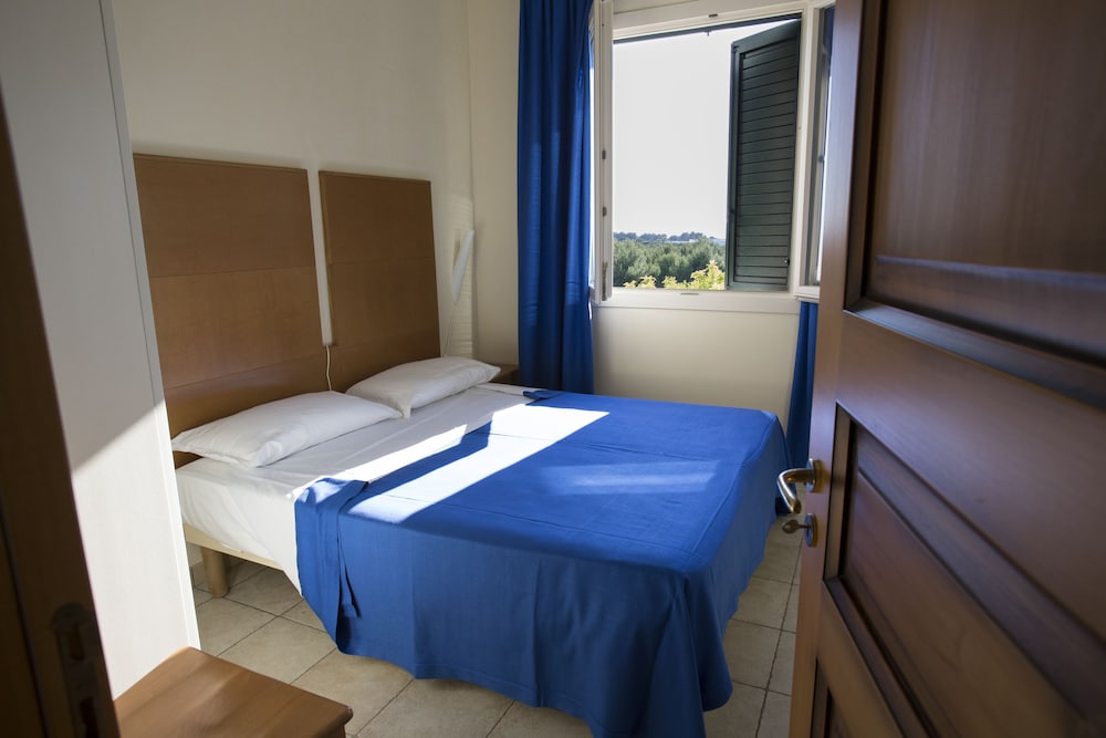 1 BEDROOM, APARTMENT