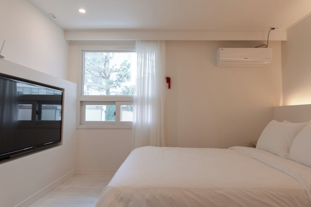 DELUXE, DOUBLE BED, BALCONY