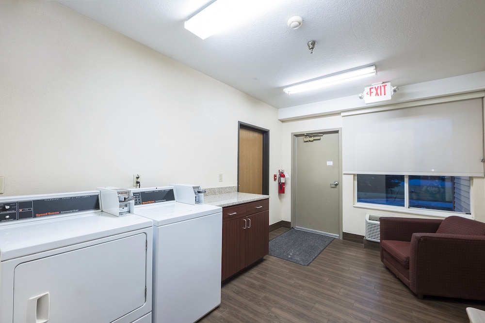 Red Roof Inn Columbus - Hebron 5/22