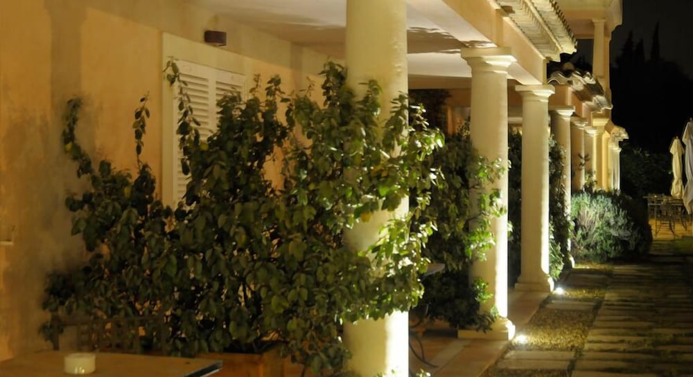 Hotel Villa Les Rosiers 33/33