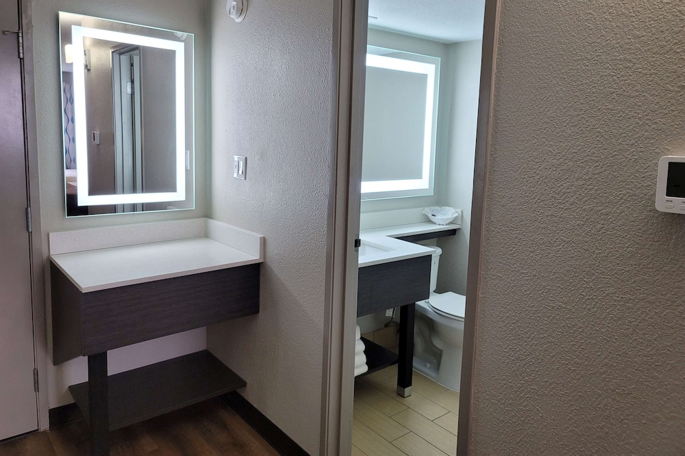 Wingate by Wyndham Wichita Airport 30/49