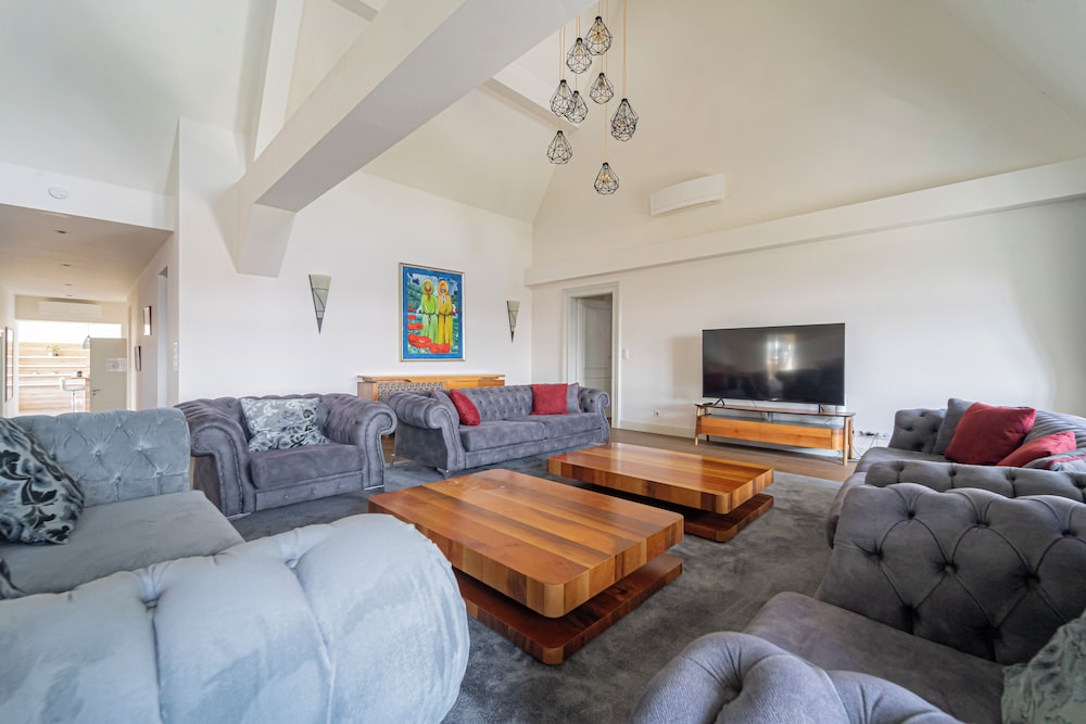 Utto Luxury Suites 32/54