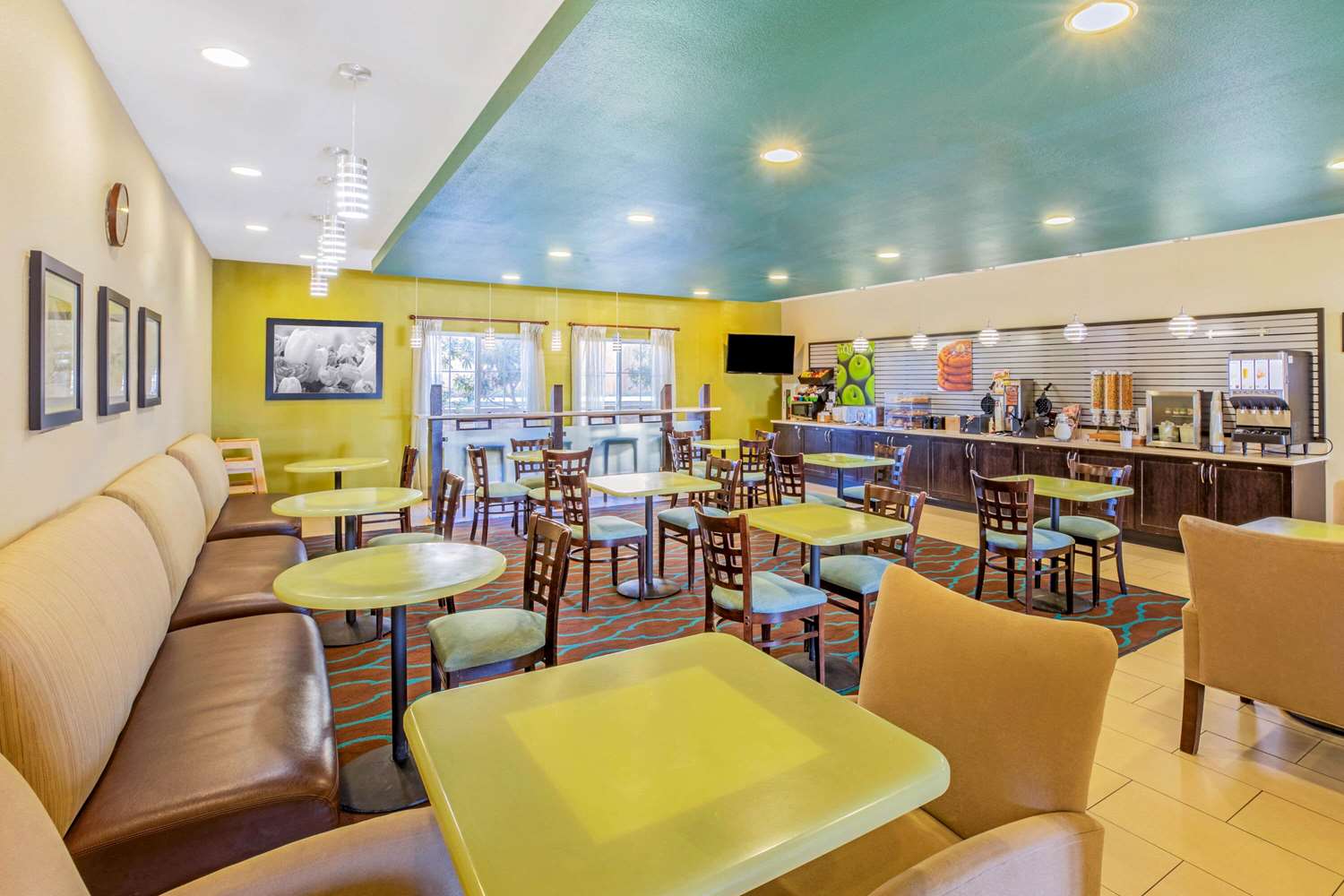 restaurant cafeteria