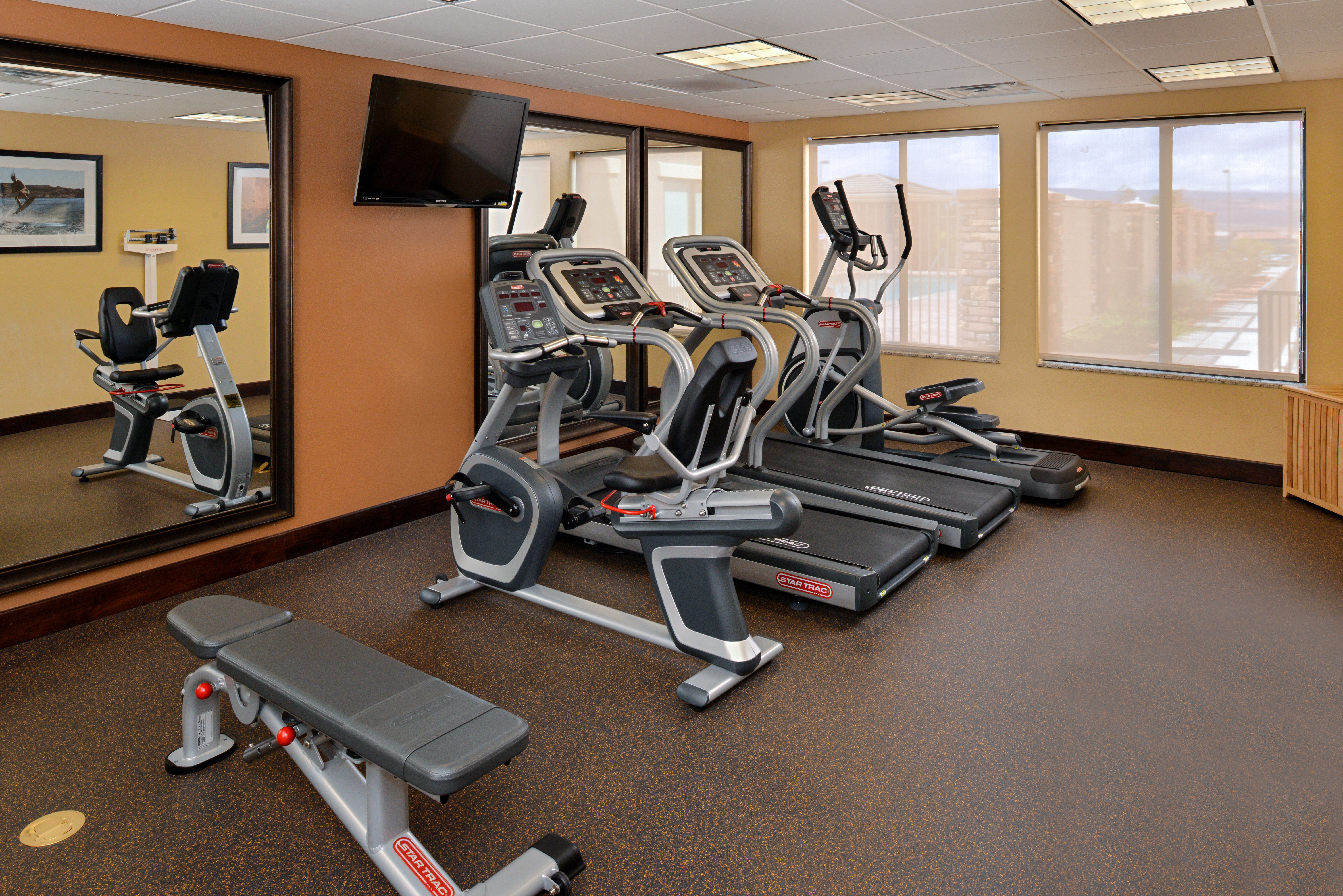 Holiday Inn Express & Suites Page - Lake Powell Area 40/60