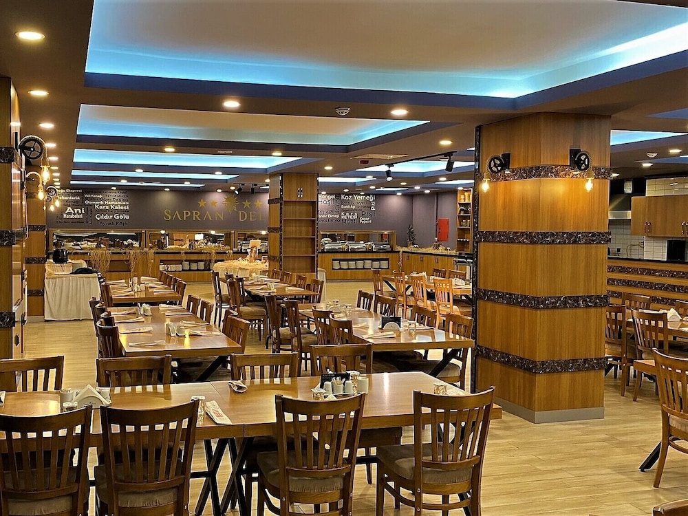 Sapran Deluxe Hotel 44/50