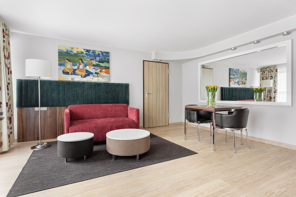 HOTEL MODERNO 46/63