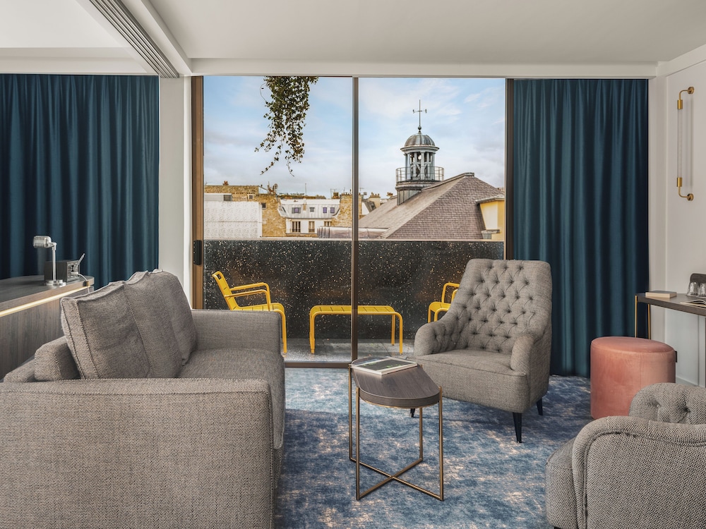 Pley Hotel 48/70