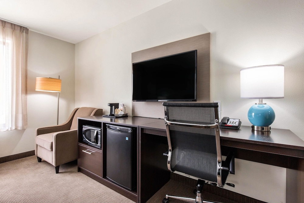 Sleep Inn & Suites South Jacksonville, IL 34/40