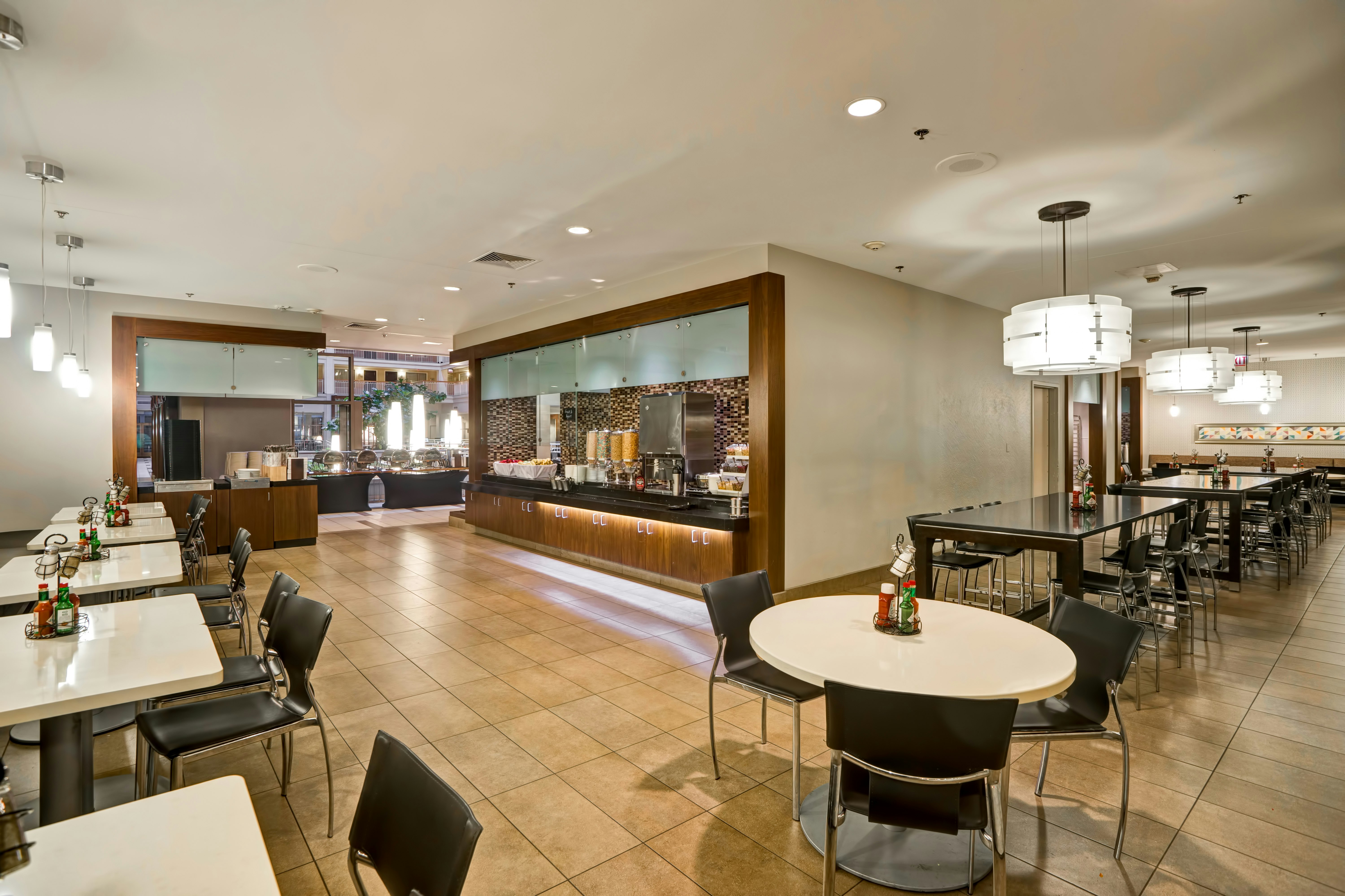 Embassy Suites by Hilton Chicago Downtown River North 47/78
