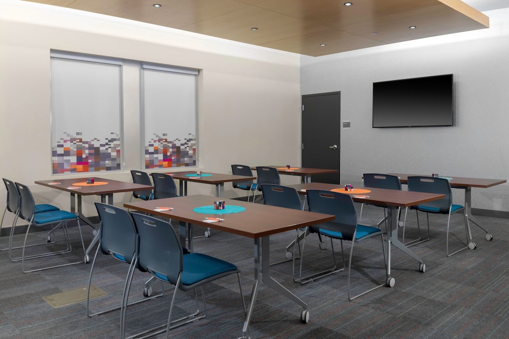 Aloft Gainesville University Area 35/37
