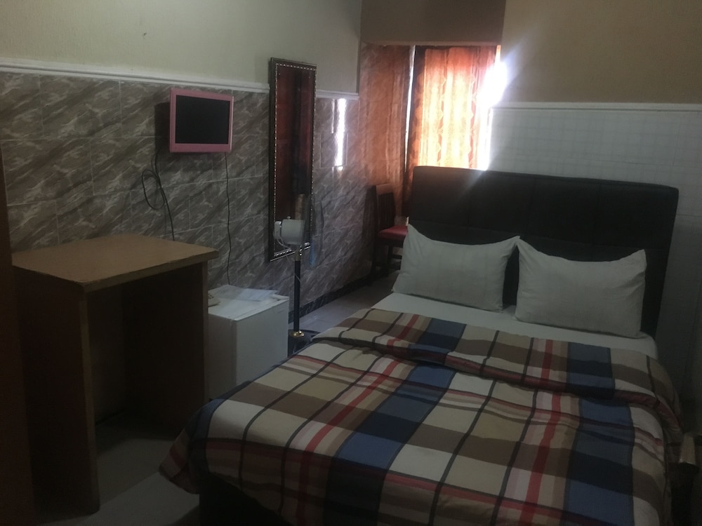 Lekki Central Hotel 11/21