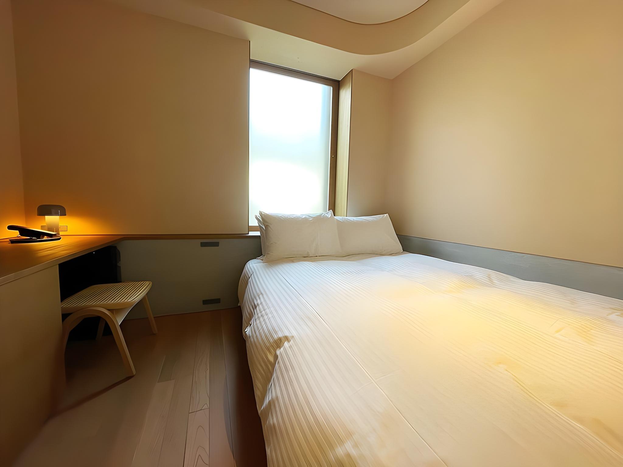 Semi Room, Semi Double Bed