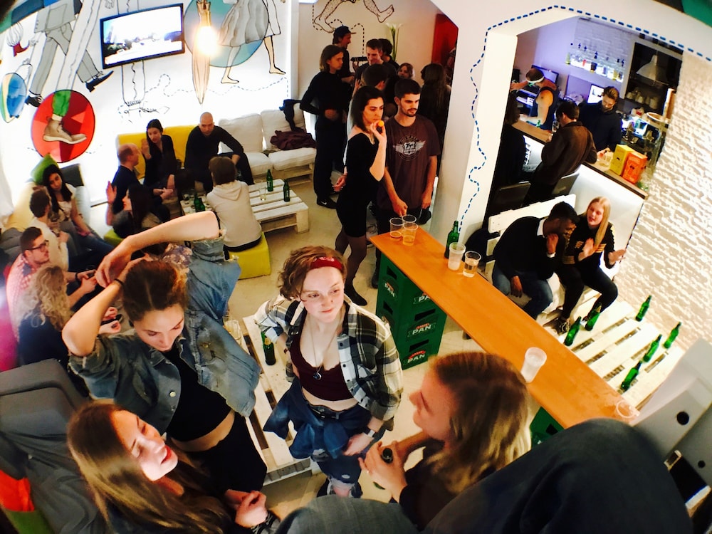 Whole Wide World Hostel & Bar 45/50