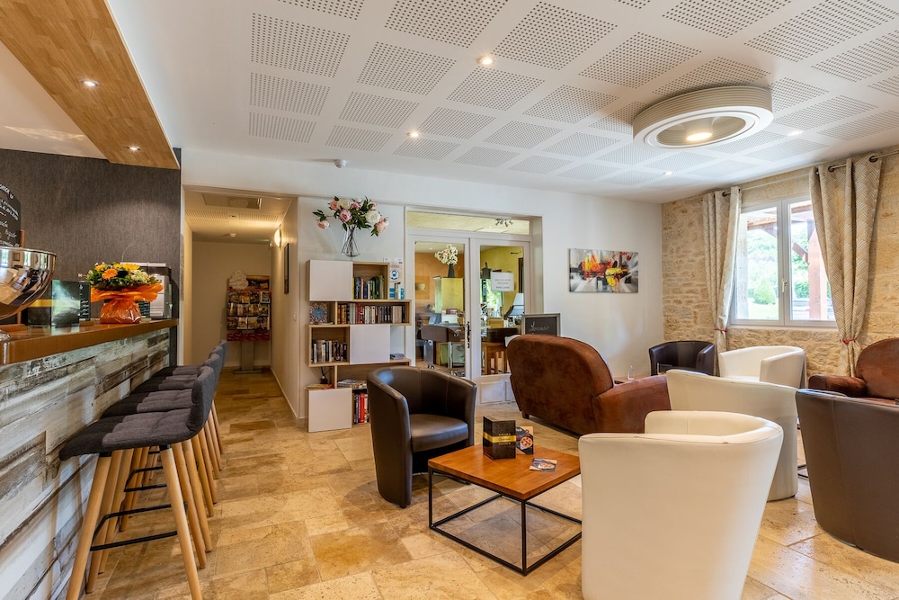 HOTEL L OUSTAL 28/50