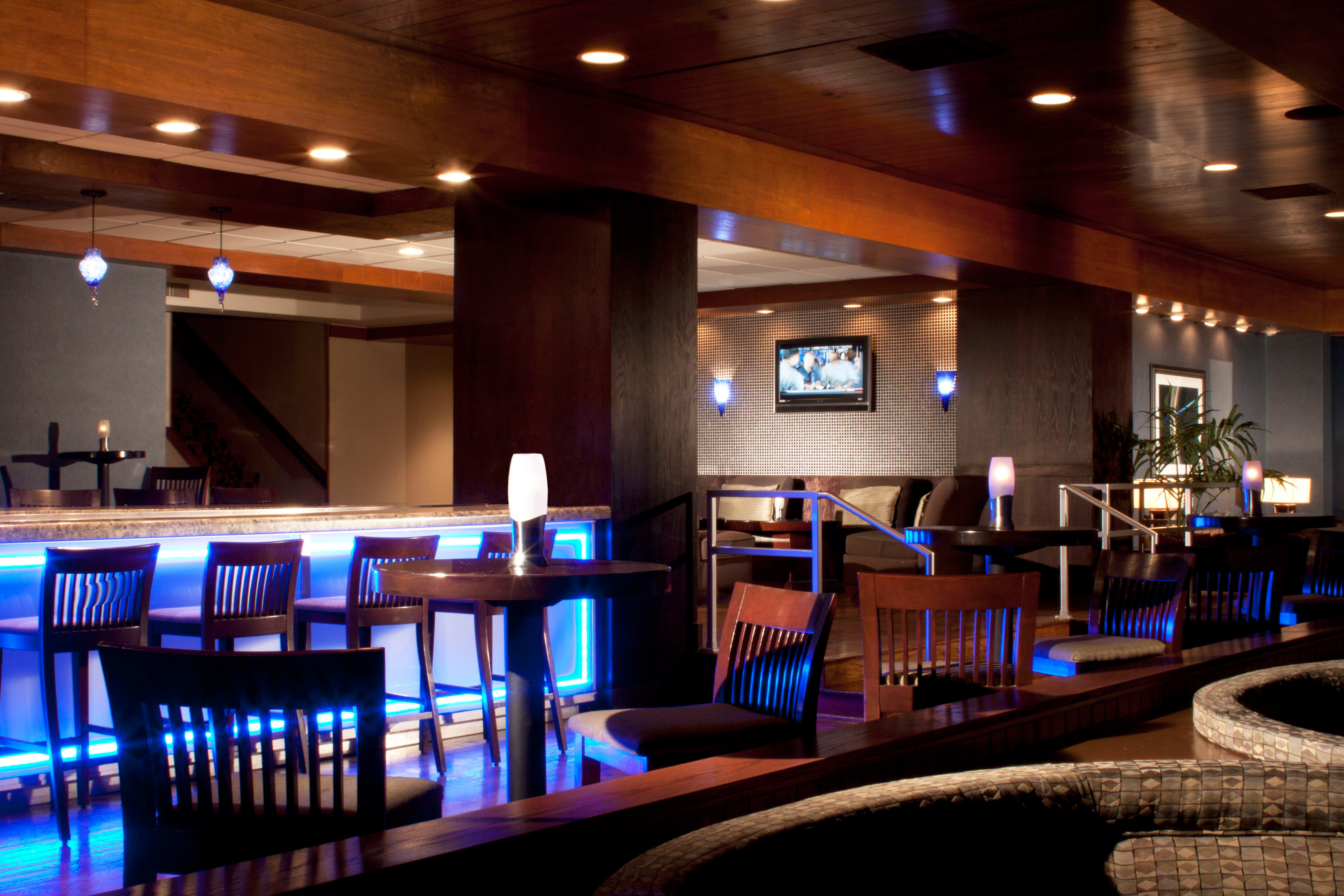 Compass Hotel Nassau Bay 34/65