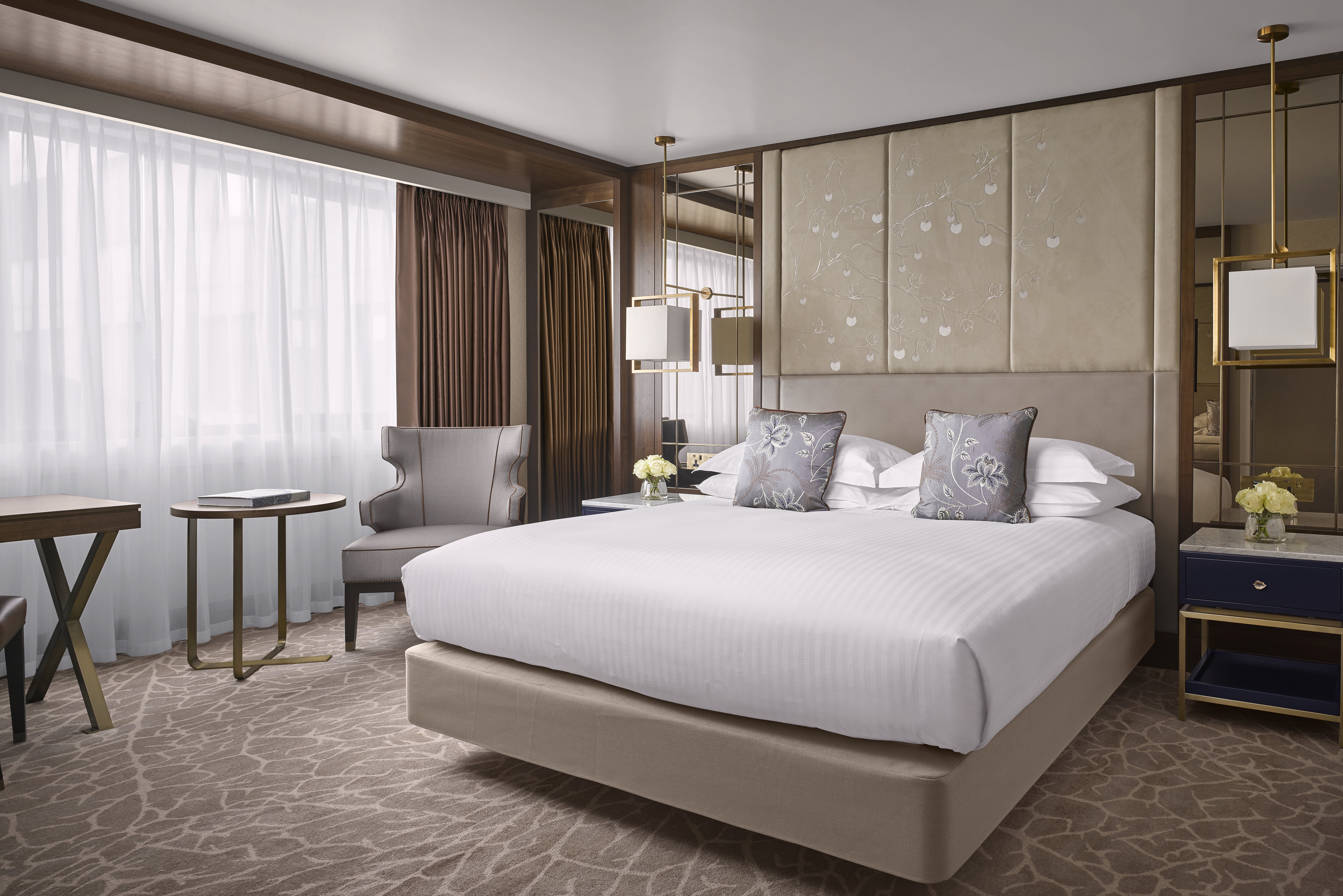 CLASSIC, KING BED, MAYFAIR FLOOR