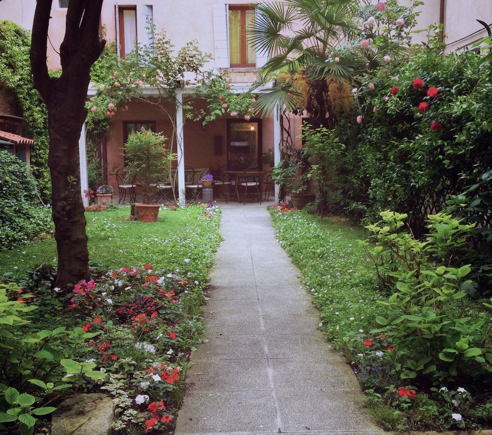 3749 Ponte Chiodo Guest House 29/46