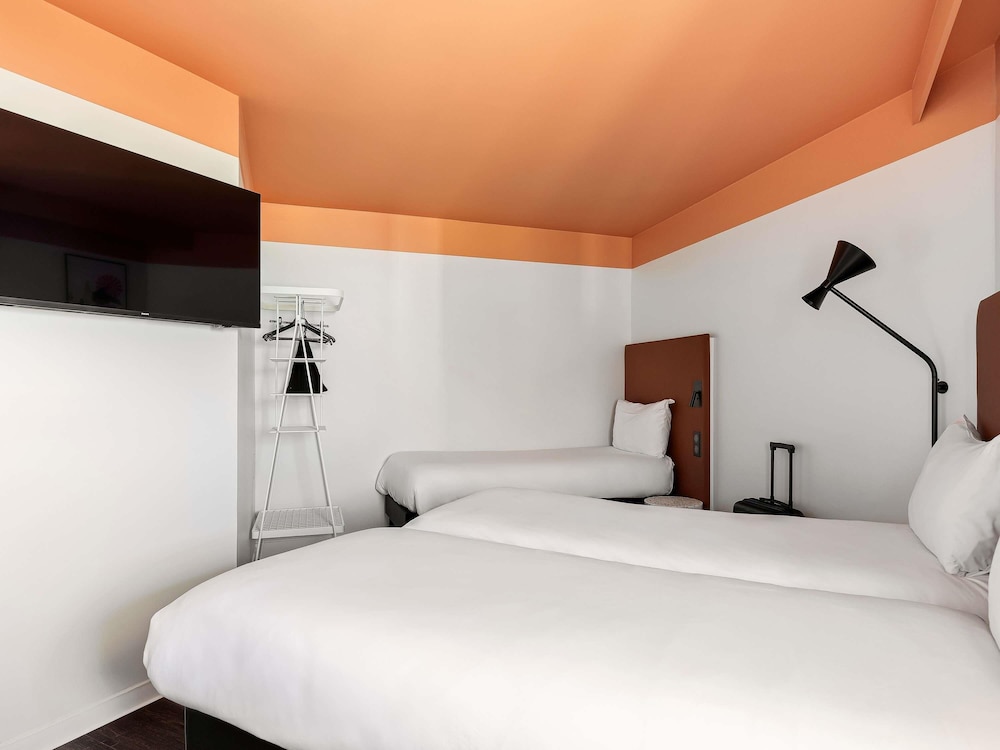 Ibis Nice Aeroport Promenade Hotel 16/72
