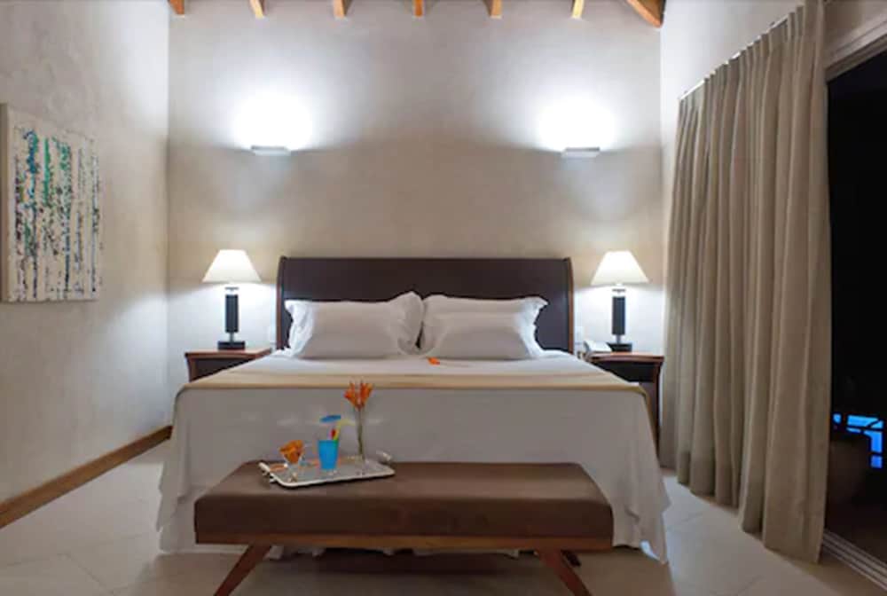 Abayomi Hotel 5/48