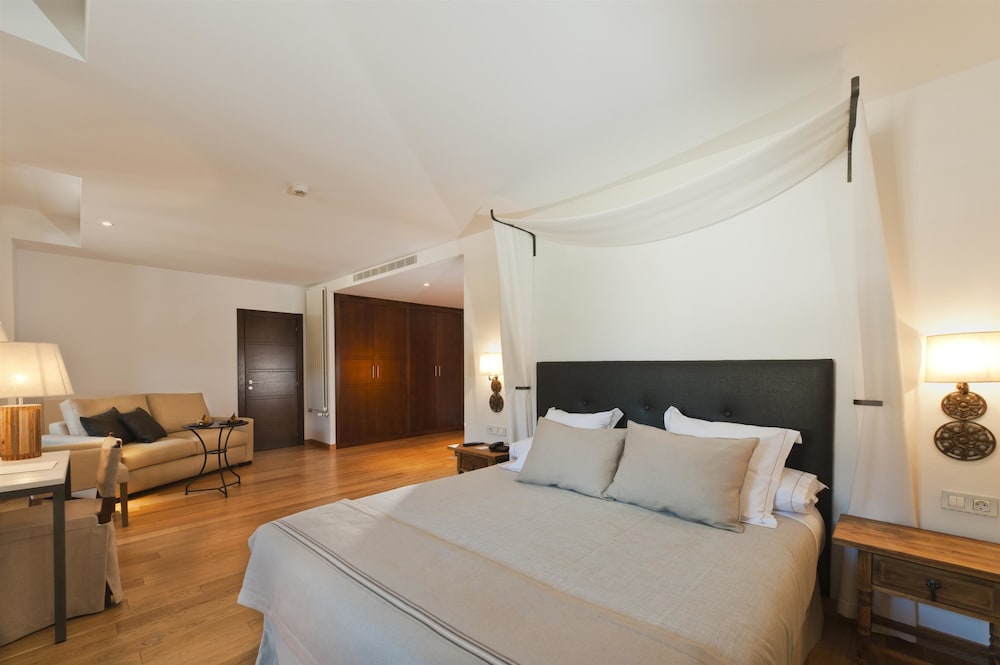 Standard, Twin Beds