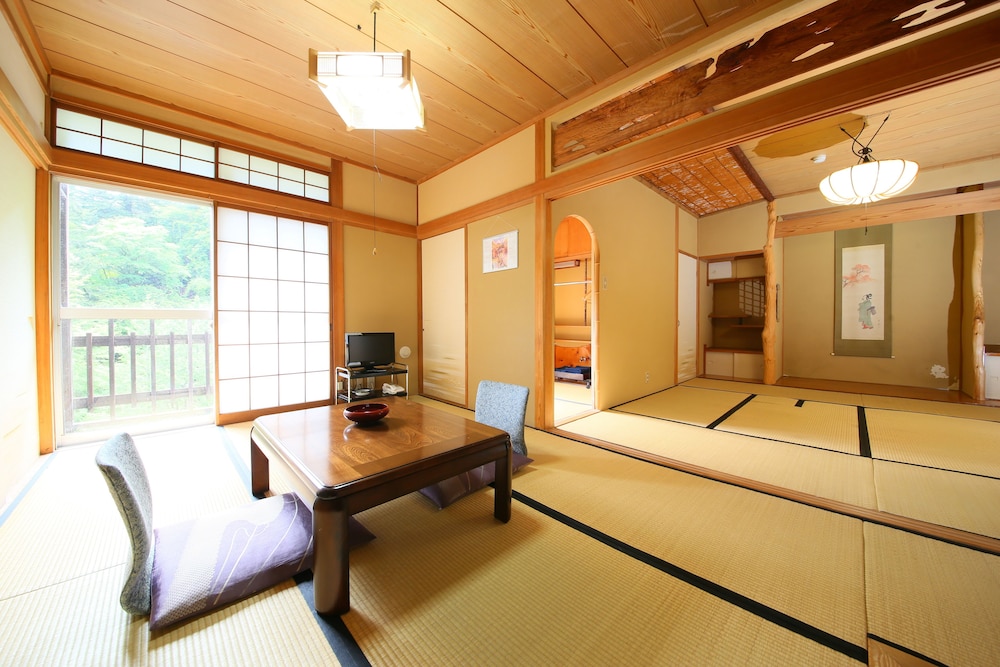Meiji Onsen Ryokan 1/20