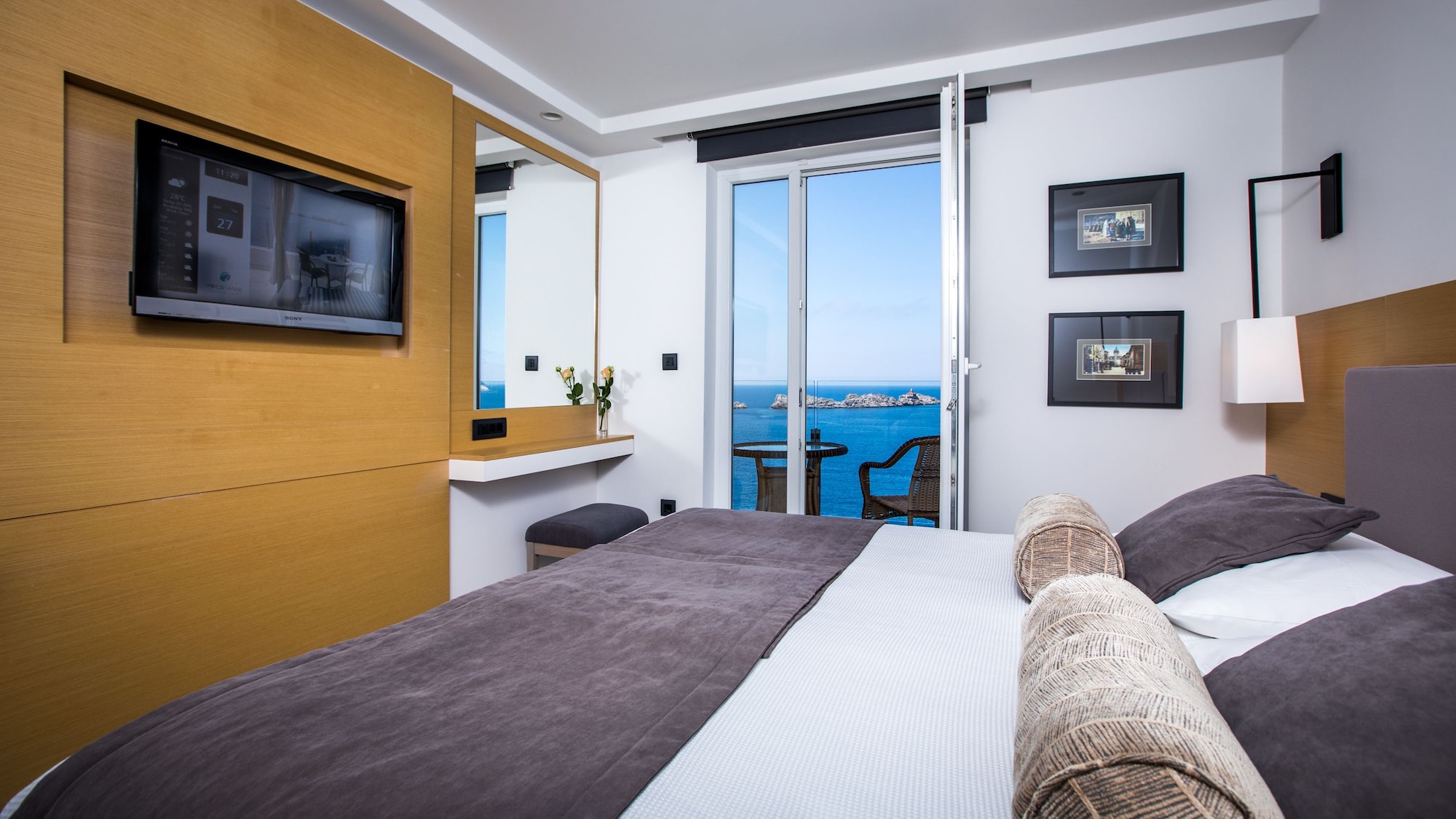 EXECUTIVE, DOUBLE BED, SEA VIEW, BALCONY