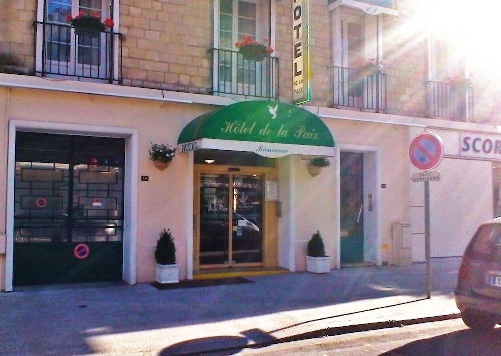 De La Paix Hotel 2/36