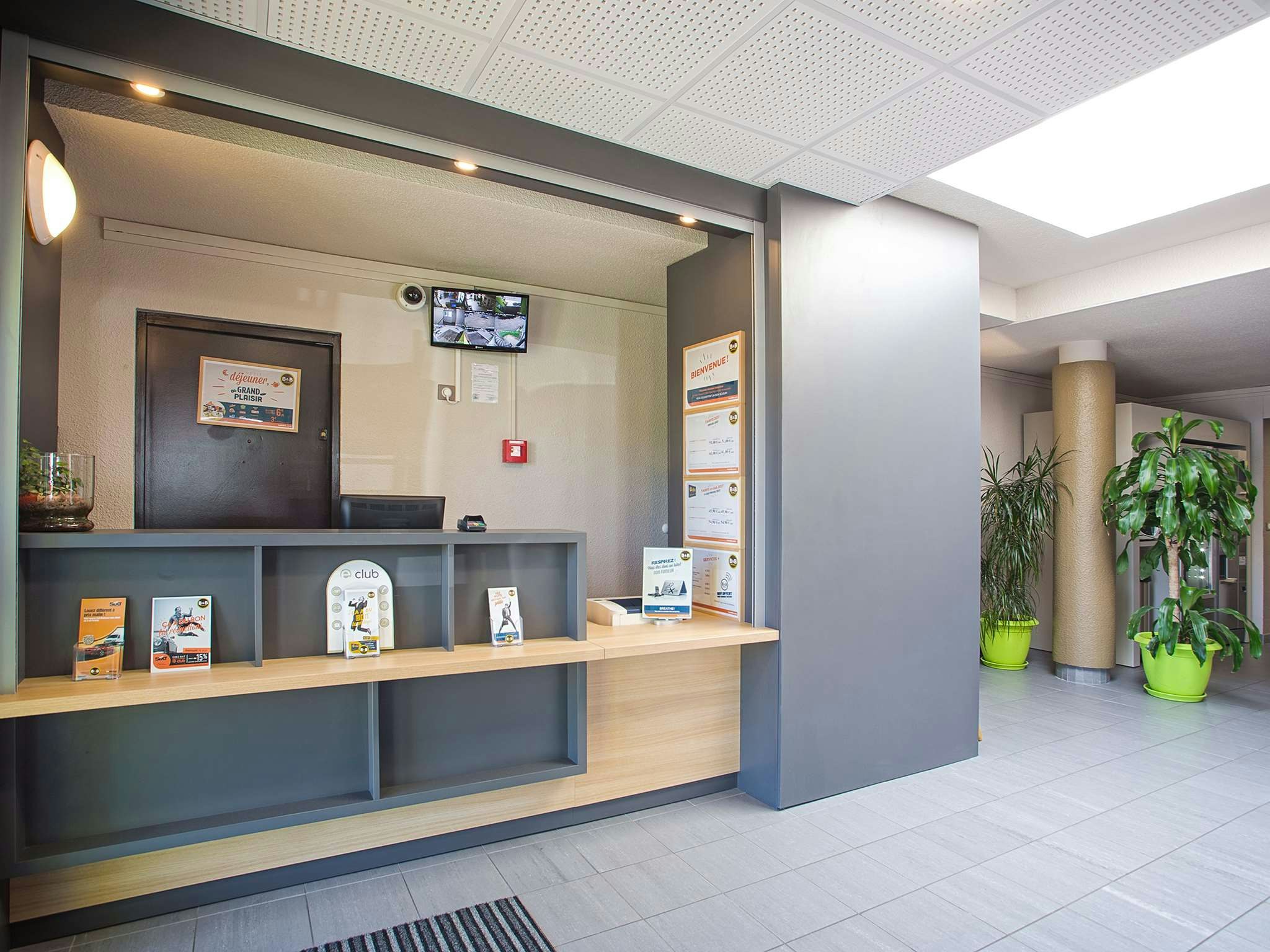 Lobby at B&B Hotel Mulhouse Ile Napoleon, ILLZACH