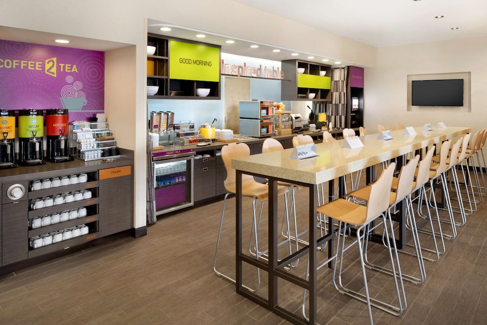 Home2 Suites By Hilton Charlotte Airport 45/54