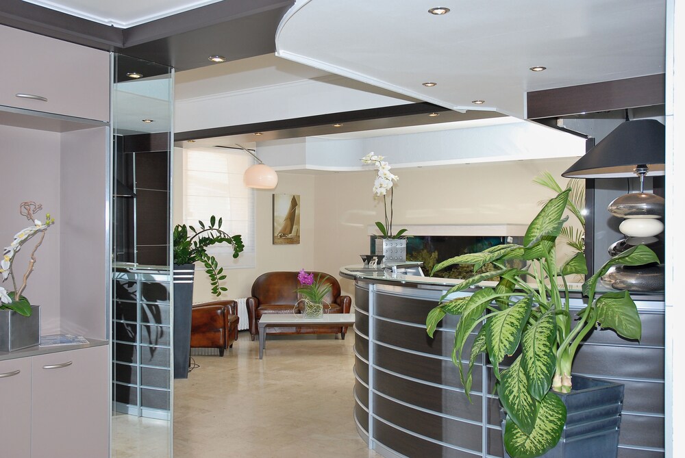 Exclusive Hotel Comte De Nice 28/50