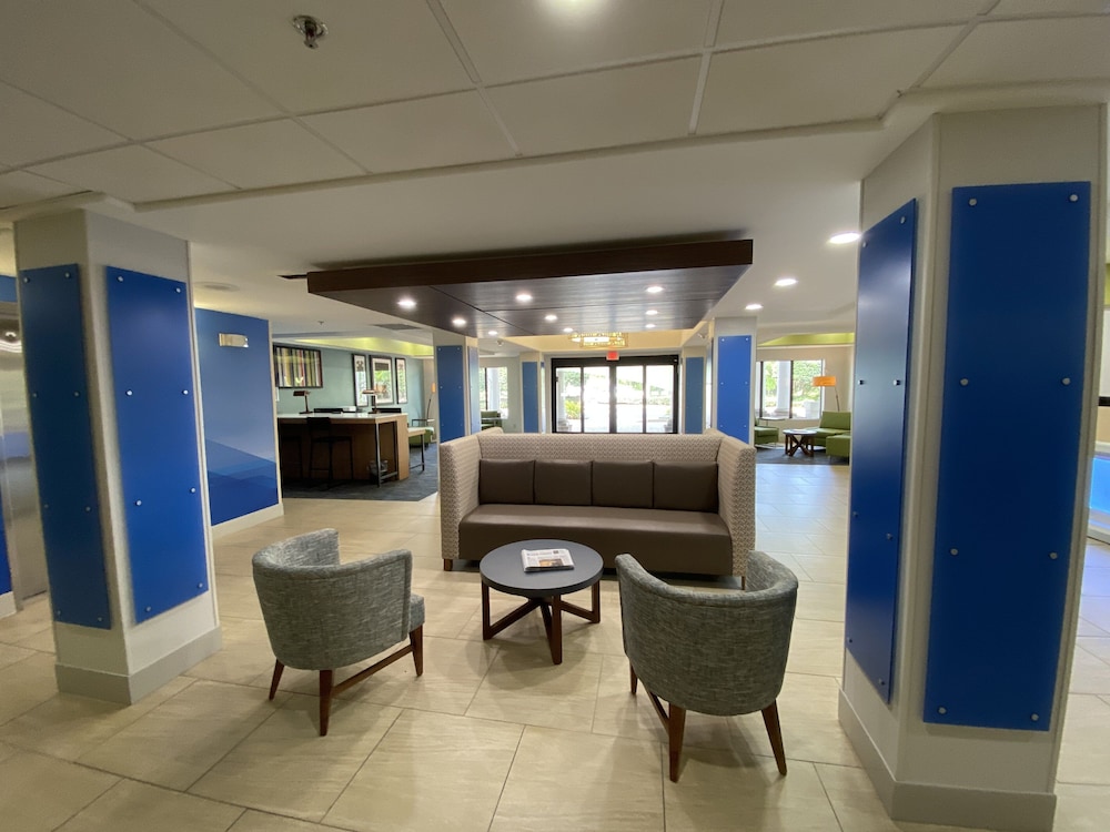 Holiday Inn Express & Suites Jacksonville - Blount Island, an IHG Hotel 47/80