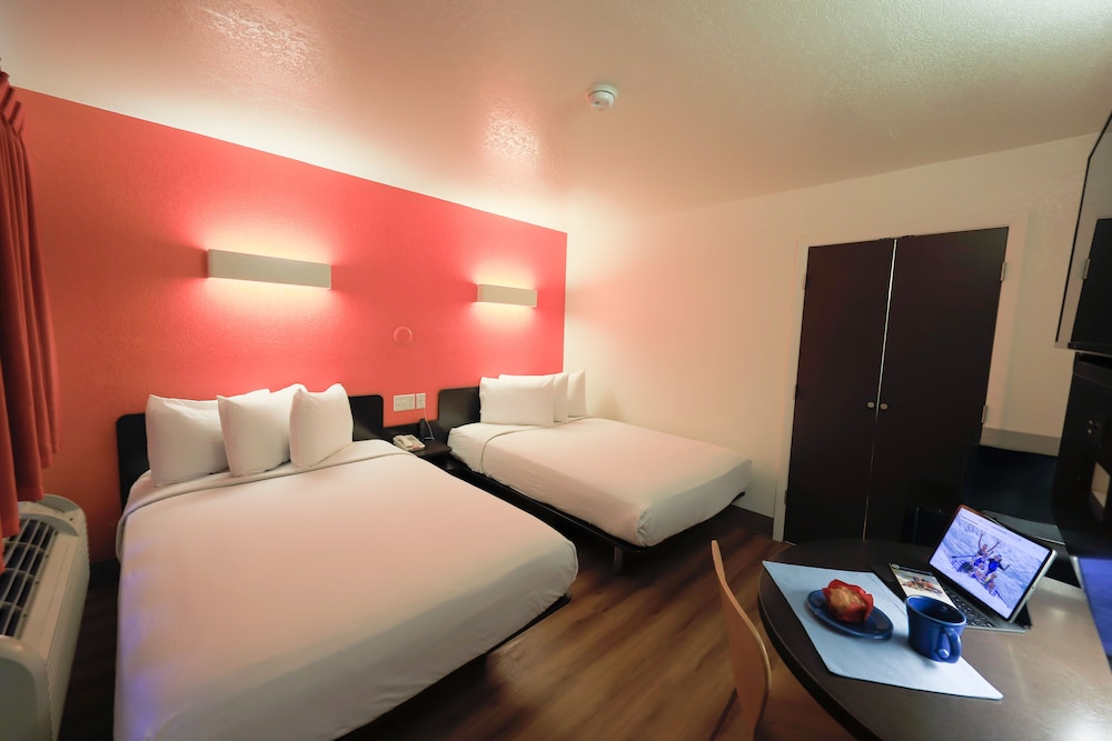 The Jackson SouthTown Motel 23/62
