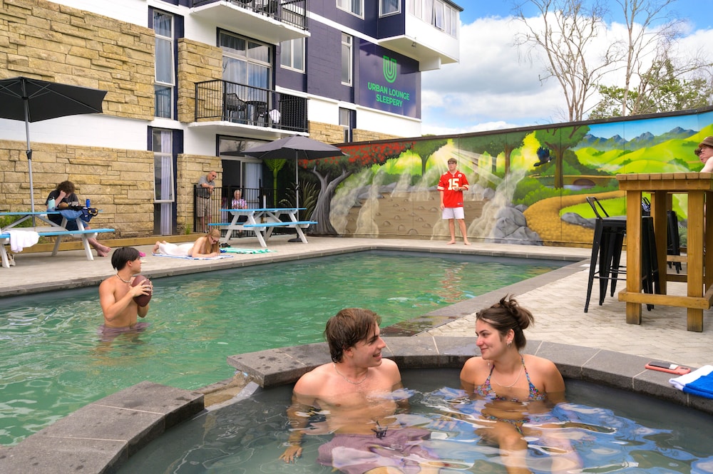 Urban Lounge Sleepery Rotorua, SureStay Collection by BW 57/63