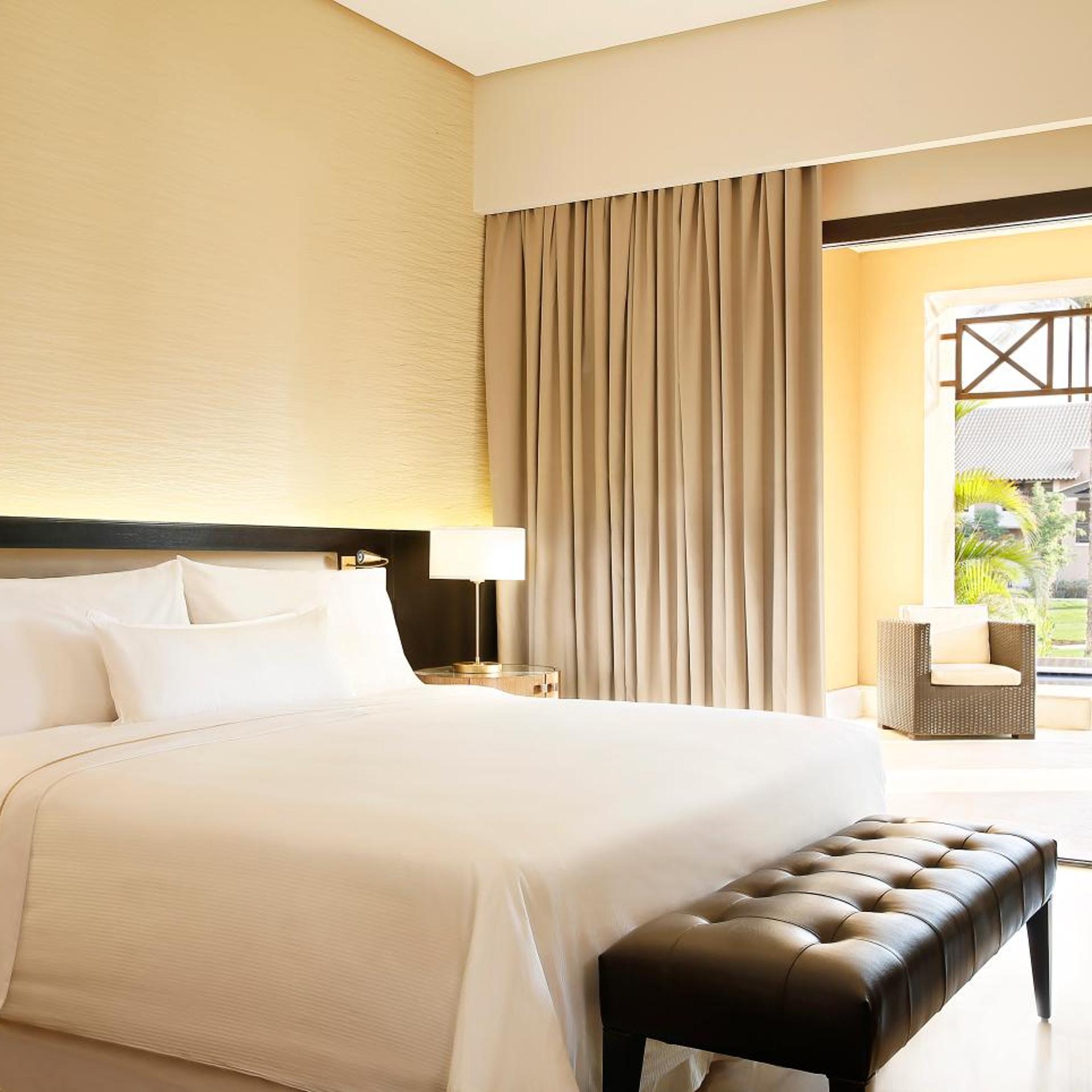 Superior, King Bed, Side Pool View, Pool View