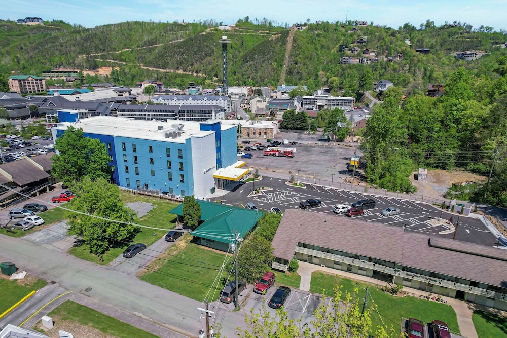 Comfort Suites Gatlinburg Downtown-Convention Center photo4