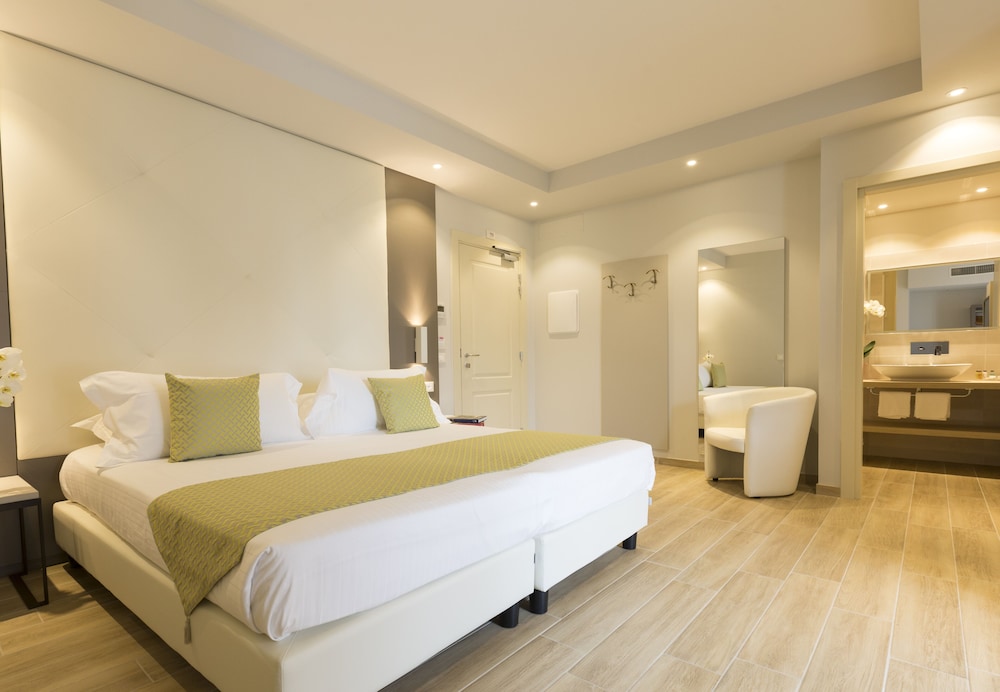 DOUBLE BED