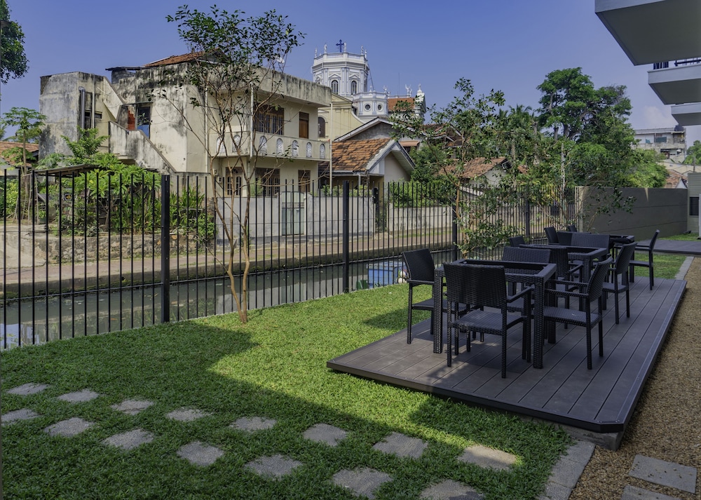 Hive 68 - Hotel And Resorts Negombo 52/59