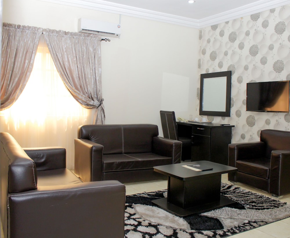 Peace Media Hotels 18/32